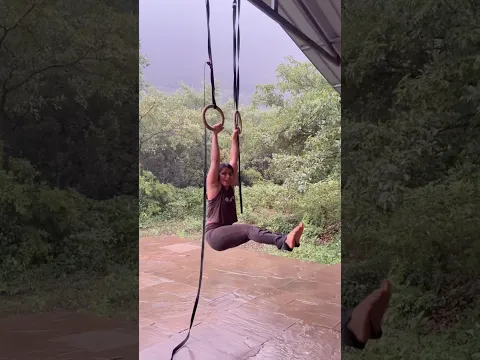 Workout with a view and cheers from my best ♥️🙈🤸🏻 #rainworkout calisthenics street workout