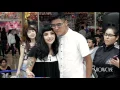 Fan roba beso a Mon Laferte en la boca | Fans Choice Awards® | Premios de Música | Presea Oficial