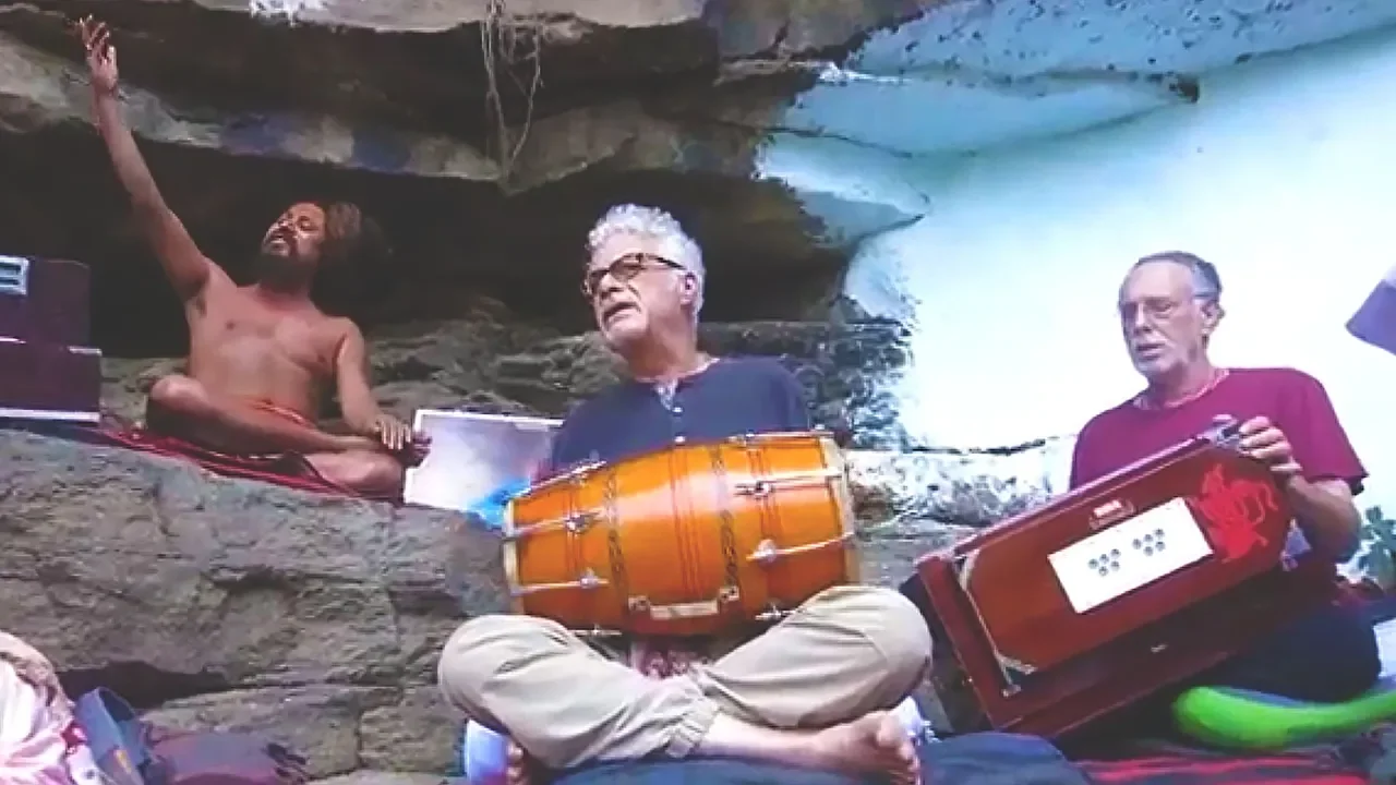 Krishna Das - Hanuman Chalisa with Baba Ji in India Krishna Das - Hanuman Chalisa with Baba Ji in India