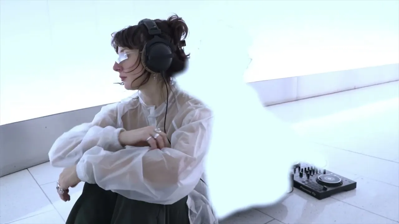 Virginie B - CINEMA (NOO JII Remix) [Official Visualizer]