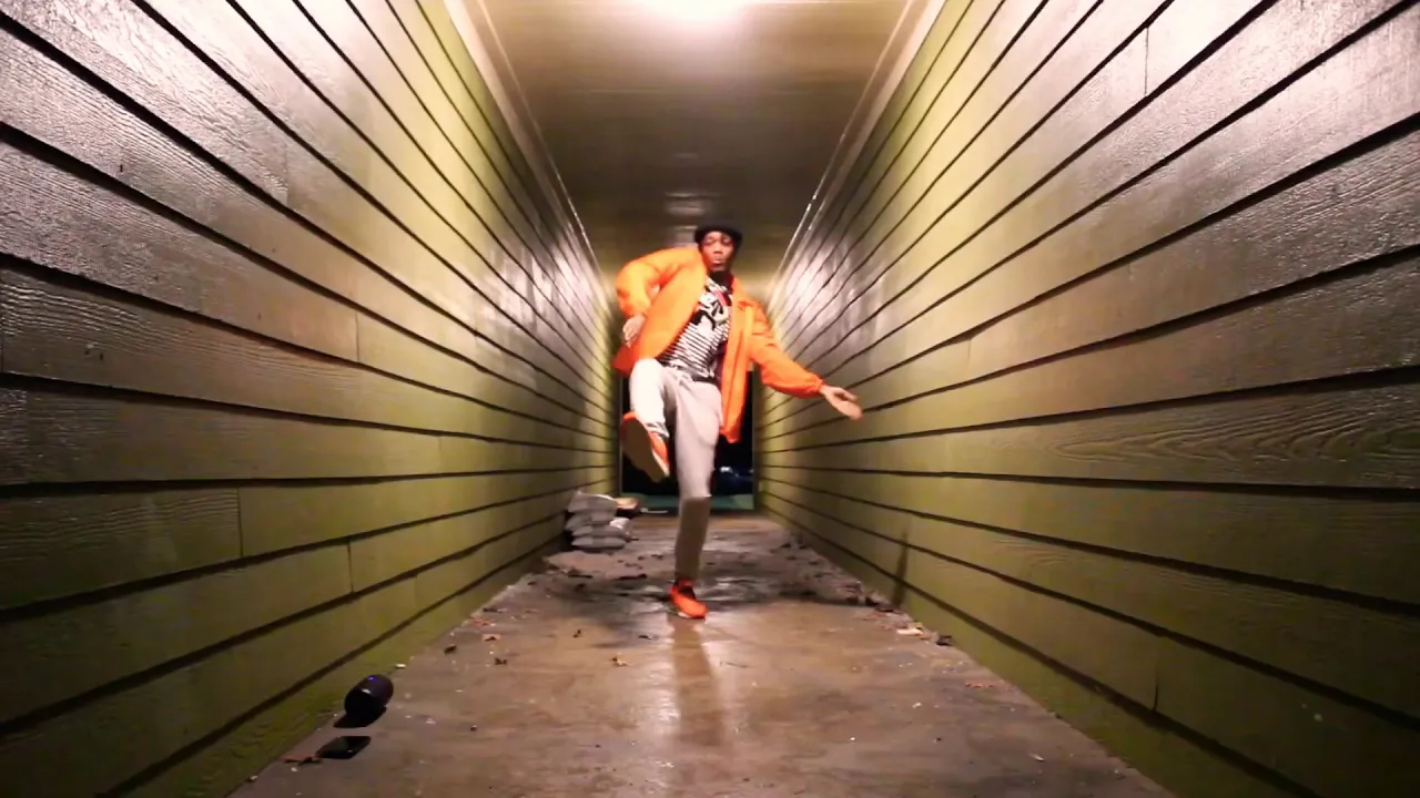 MoonChild- Run Away (Eric Lau & Kaidi Tatham) FreeStyle MoonChild- Run Away (Eric Lau & Kaidi Tatham) FreeStyle