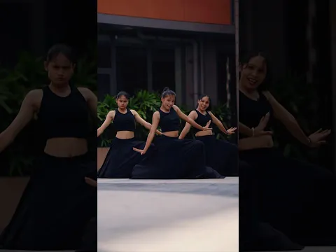 Radha Kaise na Jale 🥰😍 | #dance #abcddancefactory #janmashtami #shorts