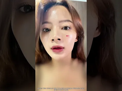 Elle a eu du mal à trouver le fard à joues rose parfait 😳💗