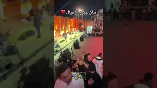 تفاعل سيدة مسنة مع الفنان خالد عبدالرحمن في جرش 