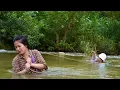 Download Lagu Single mother fights death: Brave act saves CEO Jack's life - Ly Tieu Kim
