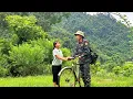 Download Lagu After a long journey, dad and Phuong Vy were happy to meet after many days away from home.