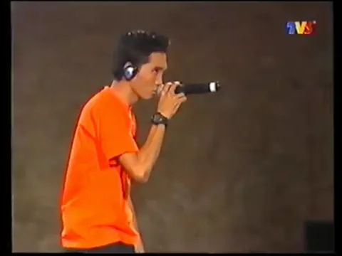 Download MP3 Formasi Awal Sheila On 7 - Sahabat Sejati ( live TV swasta tahun 2001 )
