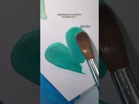 GREEN ACRYLICS?? 💅🏼