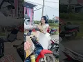 Download Lagu Bận đám cưới là thiệt nhưng nhất định không pom hàng, lương tâm không cho phép  #giadinhdua #wedding