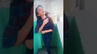 يتقولي انا بابي دكتور وهو اصلا زعيم عصابه 