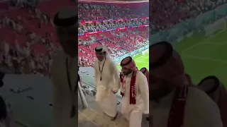 لحظة وصول ولي العهد السعودي الأمير محمد بن سلمان إلى استاد البيت لحضور حفل افتتاح كاس العالم 