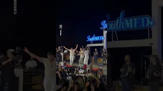 أحمد حلمي وعمرو يوسف يفاجئان عمرو دياب على المسرح 