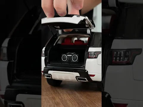 Mark tests 1:18 scale Range Rover tape recorder: Laurel or Yanny?
