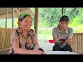 Ánh told Hằng about the things Hoa had done to her, but Hằng was not interested.