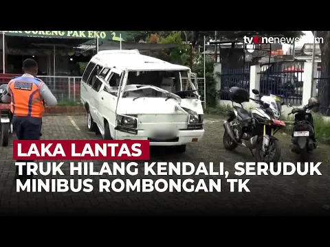 Kecelakaan di Jalan Menurun Ngaliyan, Truk Tabrak Minibus Sebabkan 12 Orang Terluka