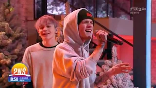 bars and melody interview and performing waiting for the sun live