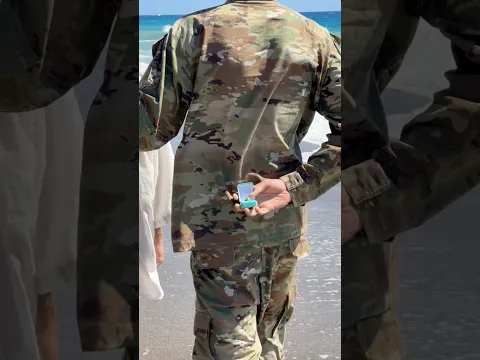 Soldier returns home early from deployment with a sweet surprise for his girlfriend 🥹