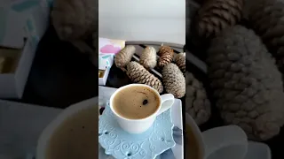 فاضي شويه نشرب قهوة 