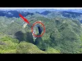 Download Lagu De Swallow Cave, de hoogste grot ter wereld in Guizhou, is 215 meter hoog en spectaculair.