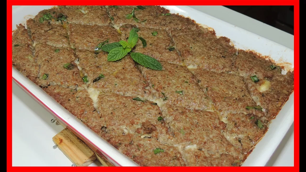 Ingredientes: 900g de carne moída 500g de trigo para quibe 1 cebola grande picada 1 xícara de hortel. 