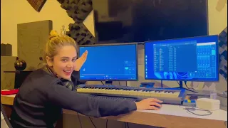 دختر جوان کوردی اهنگ استاد حسن زیرک را می خواند که خیلی دلنشین است خواننده کوردستان حسن زیرک آهنگ 