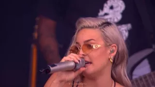 anne marie l ve performance konser i te bu ciao adios and alarm at v festival 2017