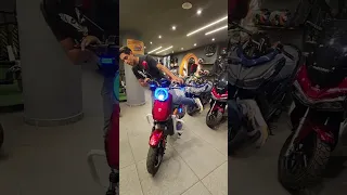 سكوتر الكهرباء الجديد اليكترا بيوصل مسافة ١٠٠كم ٢٠٠٠وات ب١٠ بطاريات واحد من أجمل السكوترات  سكوتر الكهرباء الجديد اليكترا بيوصل مسافة ١٠٠كم ٢٠٠٠وات ب١٠ بطاريات واحد من أجمل السكوترات