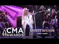 Lainey Wilson – “Ring Finger” | Live at CMA Awards 2025