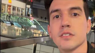 Javierr is live in the mall again come hang out!