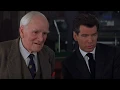 THE WORLD IS NOT ENOUGH Desmond Llewelyn s last scene as Q