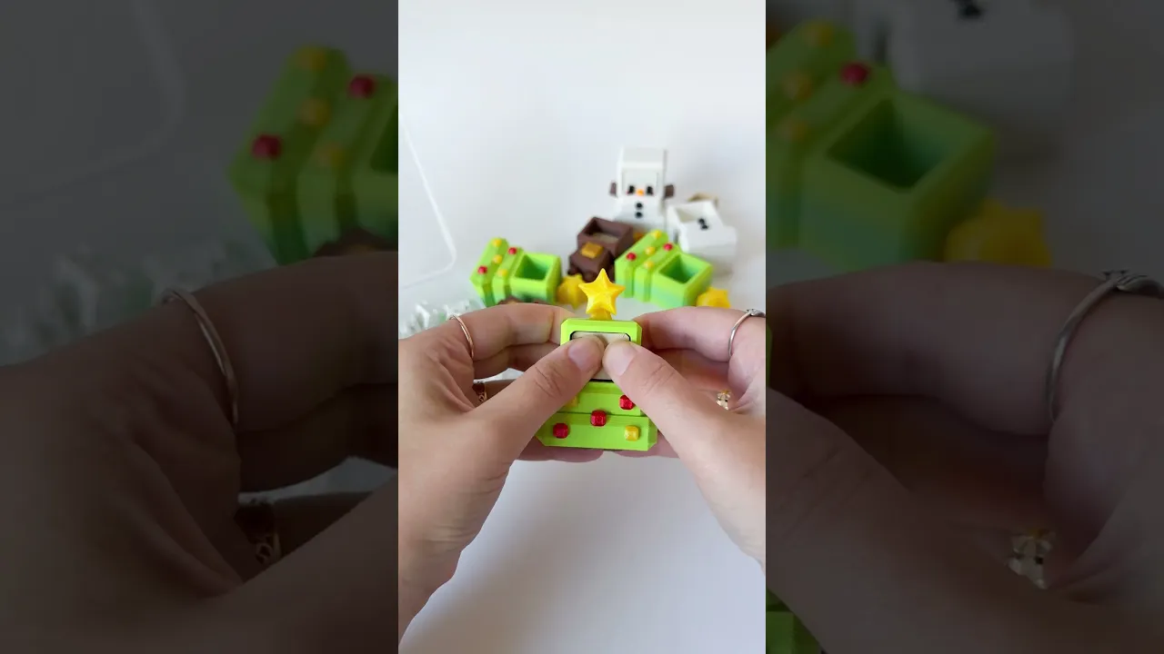 Bit clicks: Holiday season video thumbnail