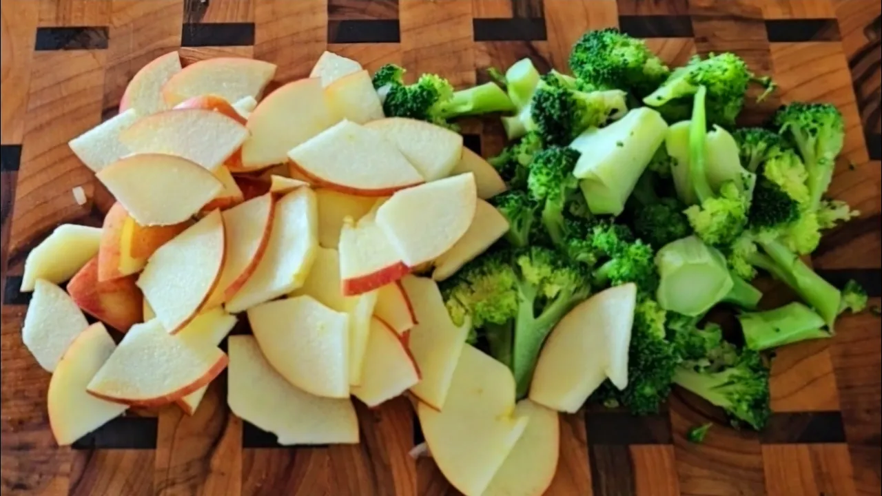 브로콜리 샐러드 3종 (마늘, 토마토, 사과)