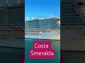 Le Costa Smeralda     6500 passagers 1700 membres équipage 20 ponts.   379 M longueur 48 M largeur