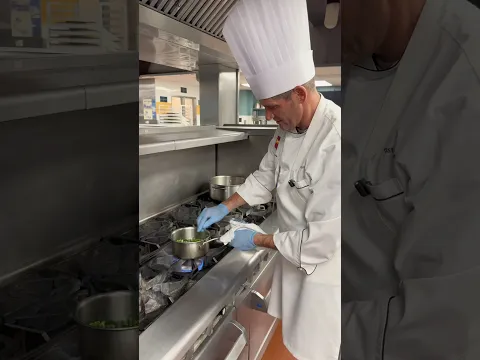 A silky purée is all in the details. 🫛#ICECulinary #FineDining #CulinarySchool #ChefTechniques