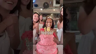 بخش اول جشن تولد شیرین ۱۶ سالگی در حال بارگذاری است 