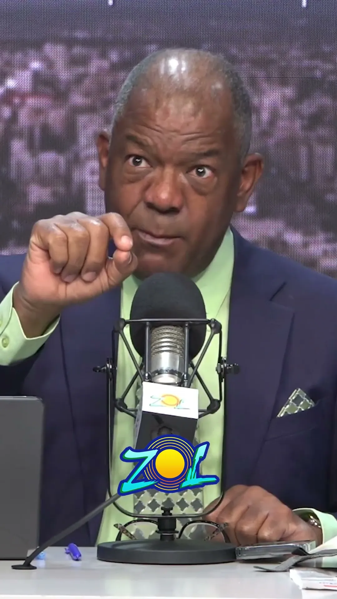 ABUS0S DE LOS SUPERMRECADOS CON LAS LÍNEAS BLANCAS