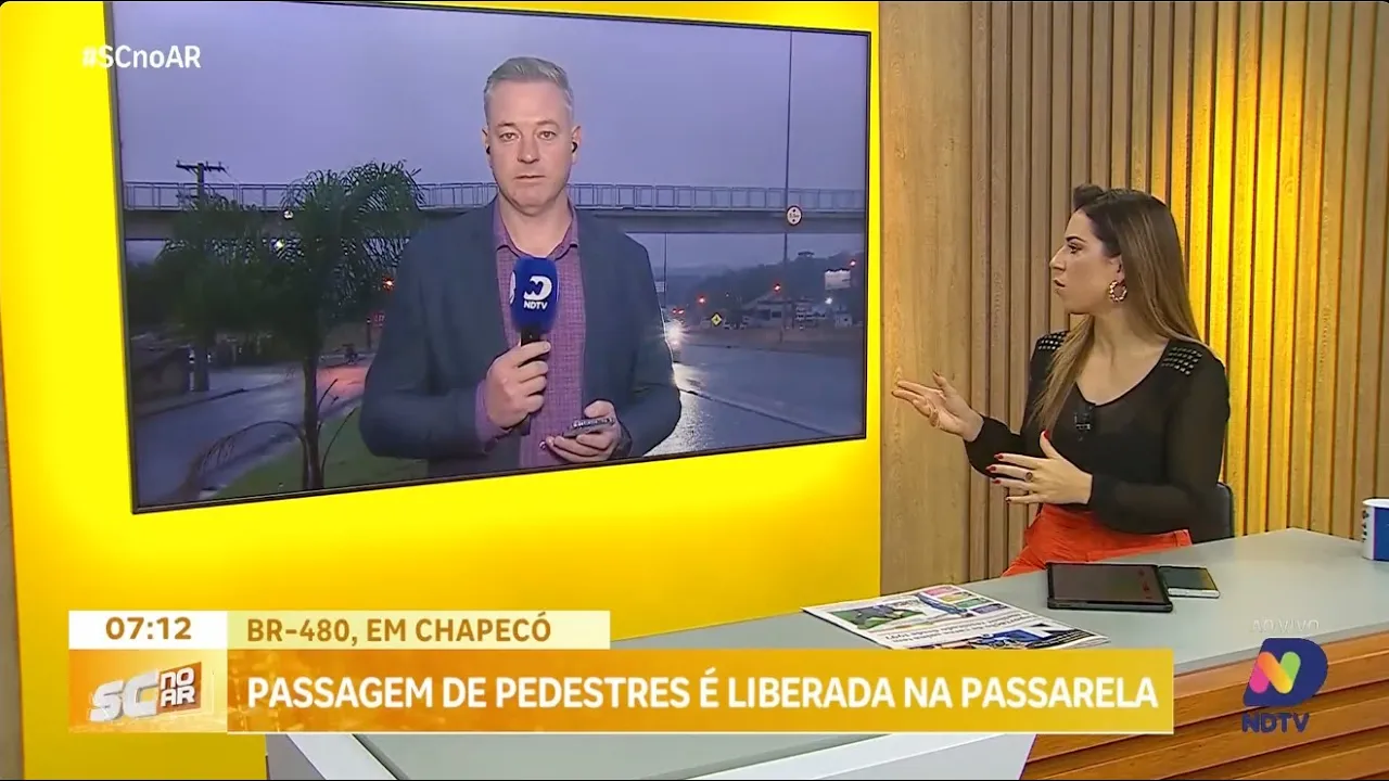 Passagem de pedestres na passarela da BR-480 é liberada em Chapecó