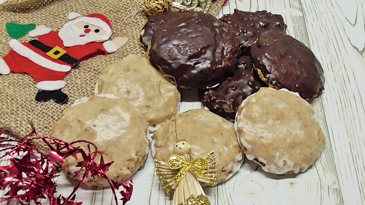 Elisenlebkuchen - leckeres und einfaches Rezept / mein Lieblingsrezept! / Sallys Welt. 