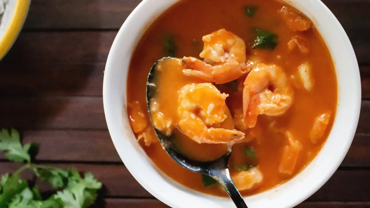 How to make red Thai curry shrimp with coconut milk