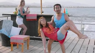 تصدق بقي انك هتشيلني   هتموت من الضحك مع احمد حلمي  لما كان هيشيل دنيا عشان يتصورو دندنها