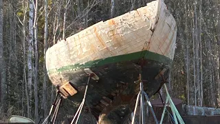 Sad Old Lady In The Boneyard #2 #beautifulboat #sailboat #oldsailboat #woodenboat #classicboat