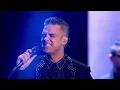 Download Lagu Robbie Williams - Feel - Live @ Brit Awards