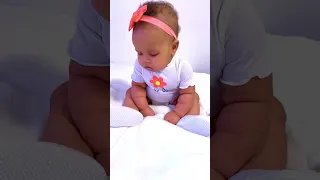 لا توجد فرحة أعظم من رؤية الأم لطفلها وهو يكبر  دندنها
