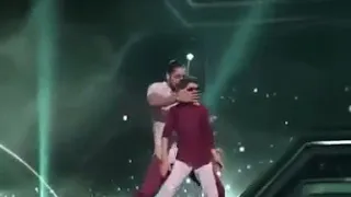 ابتلائنا رحمه لينا وحكمه من حكم الحياه كل واحد ناقصه حاجه فغيره حاجه مكملاه 