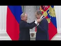 Download Lagu Top News-Zelenskin e ndalon vetvetja të flasë me Putin. Një dekret i 2022, bllokon bisedimet e paqes
