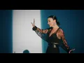 Fatma Turgut - İkimizden Biri (Official Video)