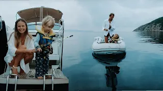 Sailing Life – BACK TOGETHER and spending a typical day at sea and behind anchor