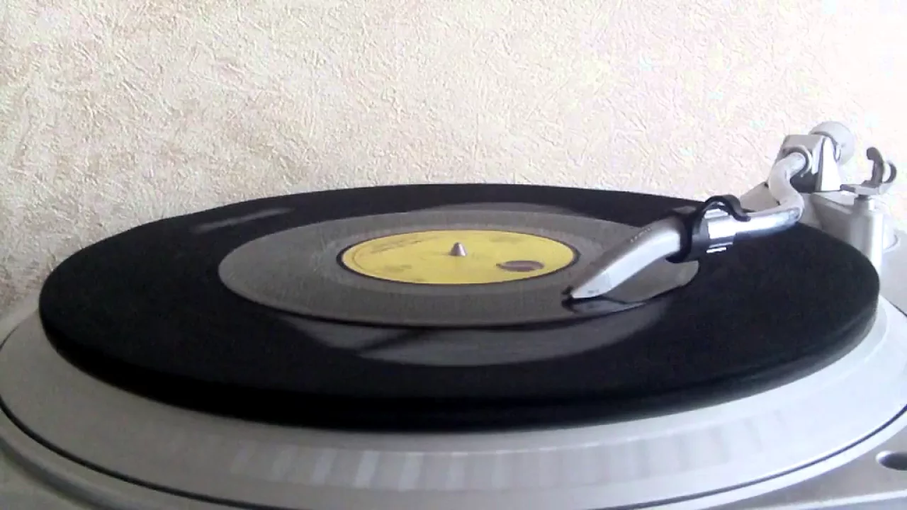 The Undertones - Here Comes The Summer (Sire 1979). The Undertones - Here Comes The Summer (Sire 1979).