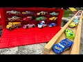 Download Lagu 18 Disney Cars☆Play in the park and store them in a Mack trailer truck Download Lagu 18 Disney Cars☆Play in the park and store them in a Mack trailer truck