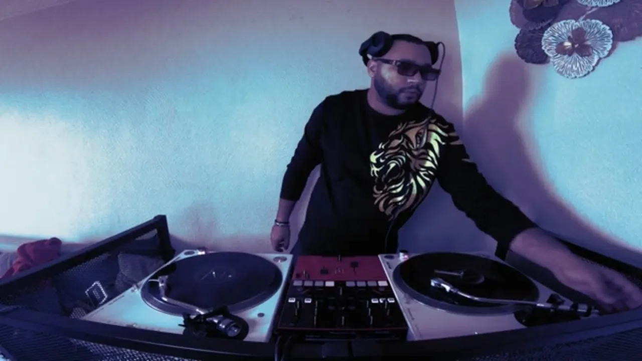 AFRO HOUSE LIVE MIX 2023 / WITH DJ AKRAM-B EP1 AFRO HOUSE LIVE MIX 2023 / WITH DJ AKRAM-B EP1